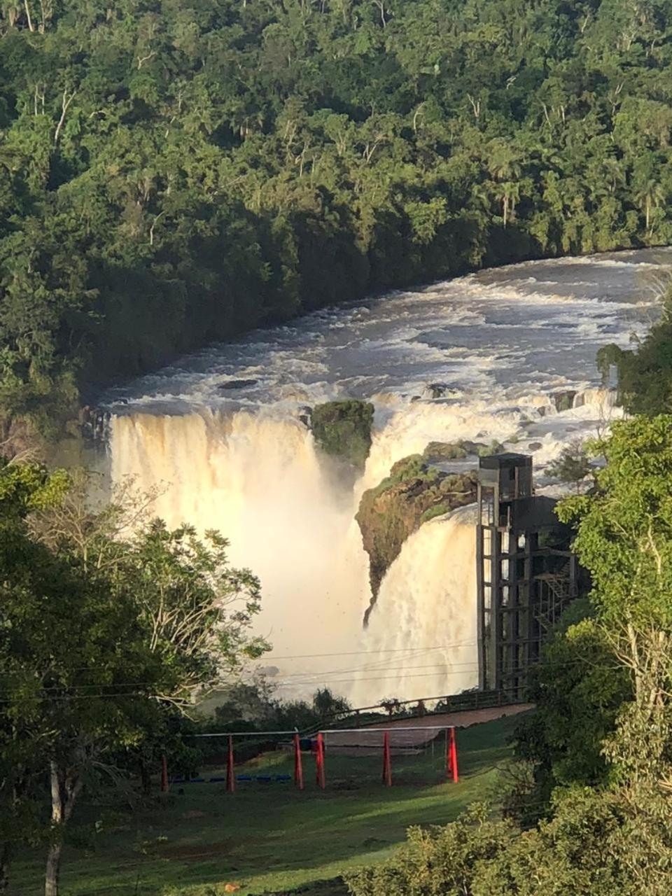 Natucenter Hospedaje Presidente Franco エクステリア 写真
